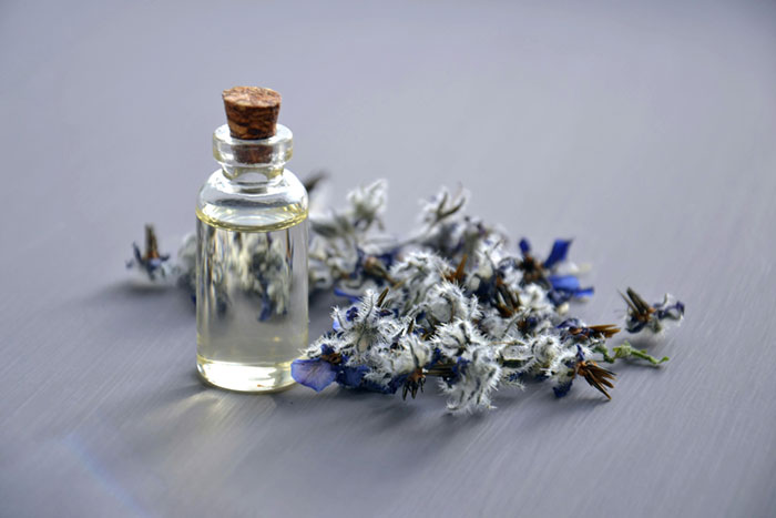 Receta para hacer tu propio perfume con aceites esenciales