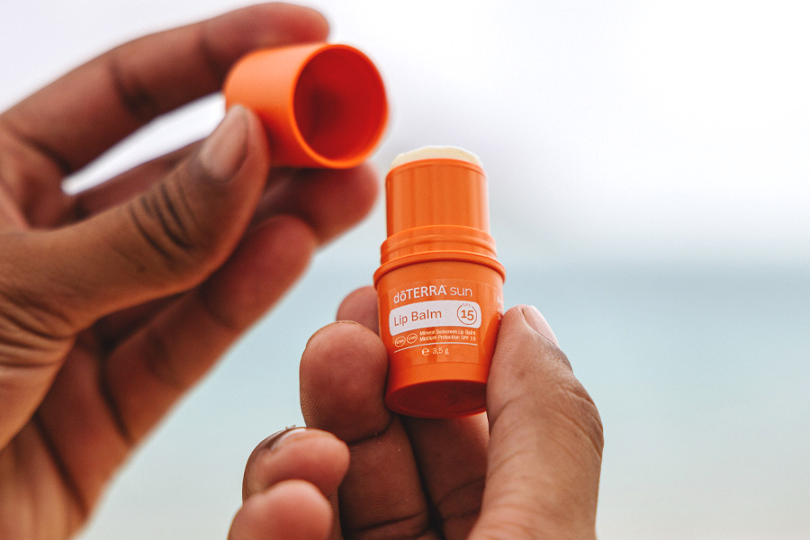 Sun-Lip-Balm-900x600 Aceite esencial Stonger de doterra para niños en Ecuador, Colombia, México, USA